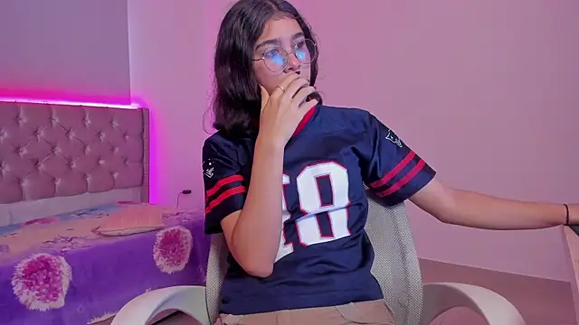 Snapshot of beiby_glow chatting on 16, 10, 2025 beiby glow online show from 16, 10, 2025