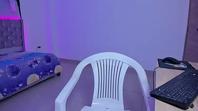 Snapshot of beiby_glow chatting on 12, 11, 2025 beiby glow online show from 12, 11, 2025