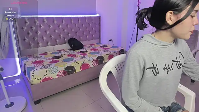 Snapshot of beiby_glow chatting on 8, 1, 2026 beiby glow online show from 8, 1, 2026