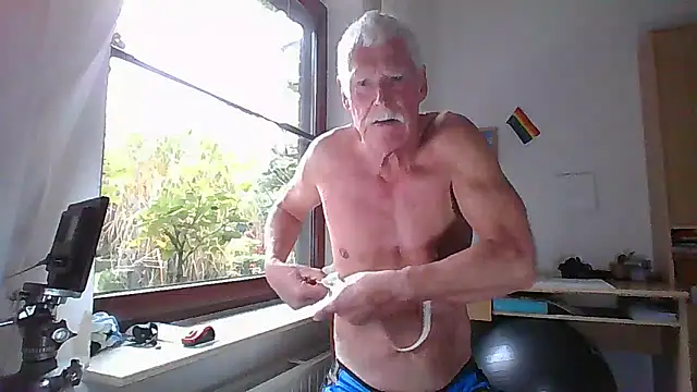 super-snoopy online show from 12, 10, 2025