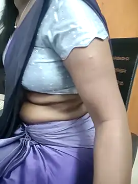 Snapshot of Tamilmallu-duskygirl03 chatting on 16, 6, 2026 Tamilmallu-duskygirl03 online show from 16, 6, 2026