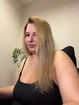 Snapshot of Passion-Blondy chatting on 13, 7, 2026 Passion-Blondy online show from 13, 7, 2026