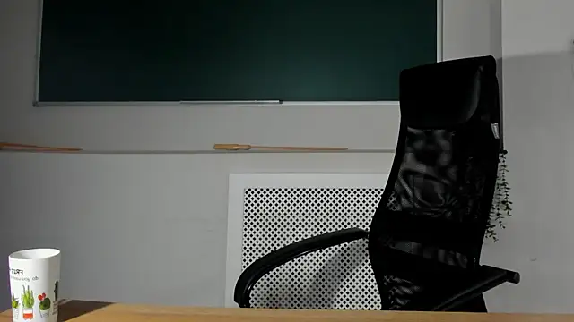 ClaireMathis online show from 16, 4, 2026