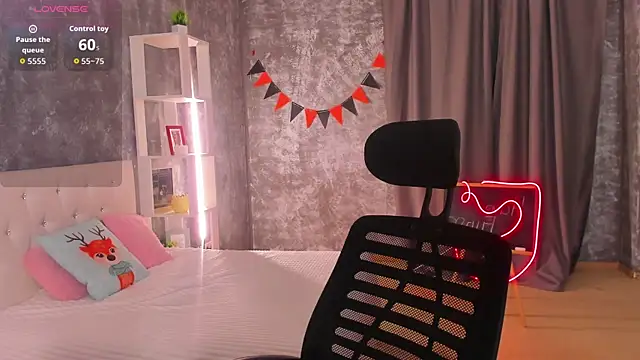 Snapshot of scent__of_woman chatting on 12, 1, 2026 scent of woman online show from 12, 1, 2026