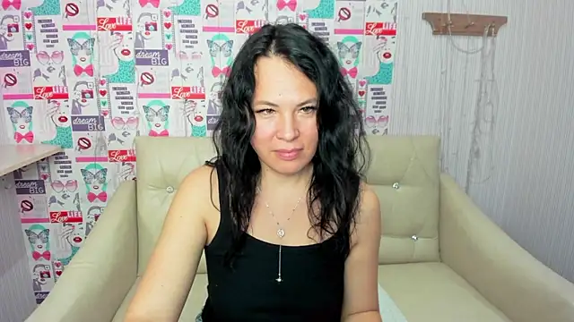 Snapshot of Victoria_Panther chatting on 4, 11, 2025 Victoria Panther online show from 4, 11, 2025