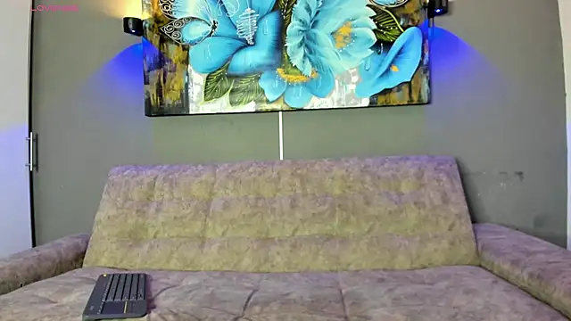 Amber Mateus online show from 9, 10, 2025