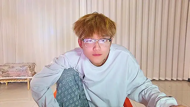 Snapshot of KK-cuteboy chatting on 14, 4, 2026 KK-cuteboy online show from 14, 4, 2026