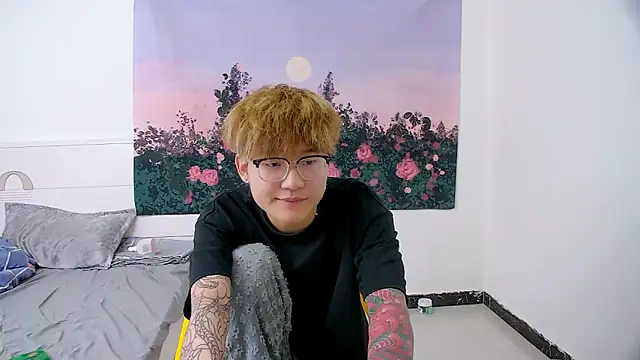 Snapshot of KK-cuteboy chatting on 15, 4, 2026 KK-cuteboy online show from 15, 4, 2026
