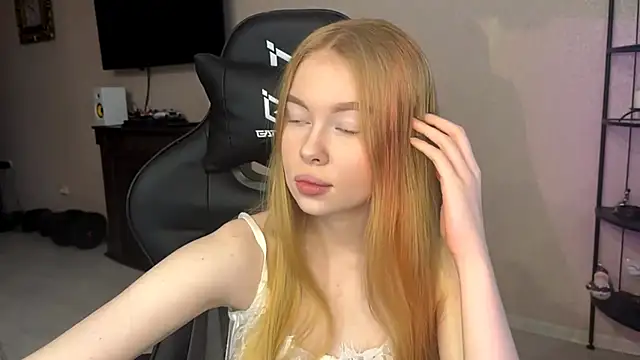 RaguelNicksons online show from 3, 12, 2025