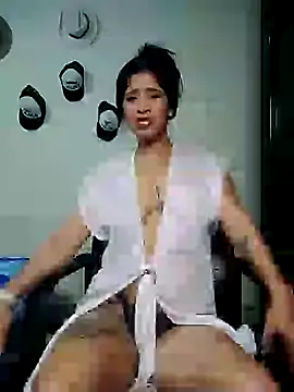 Snapshot of AndreaMooure_ chatting on 15, 10, 2025 AndreaMooure online show from 15, 10, 2025