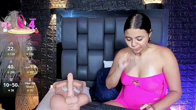 Maraa Rivera online show from 17, 11, 2025