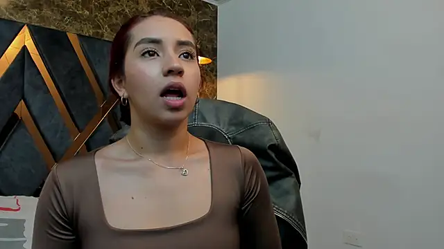 Vittoria Conti  online show from 4, 4, 2026