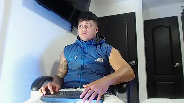 Boyhot 00 online show from 19, 10, 2025