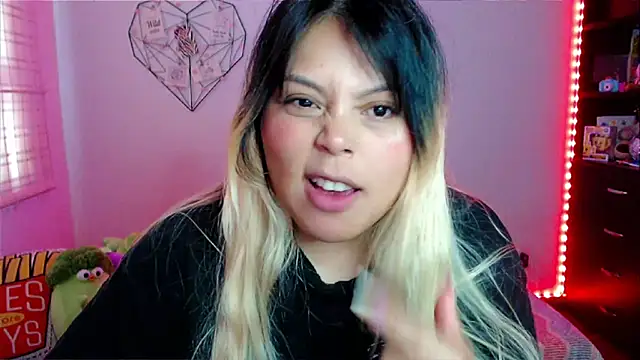 EllieMoonX online show from 12, 3, 2026