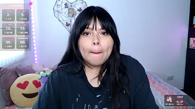 Snapshot of EllieMoonX chatting on 11, 6, 2026 EllieMoonX online show from 11, 6, 2026