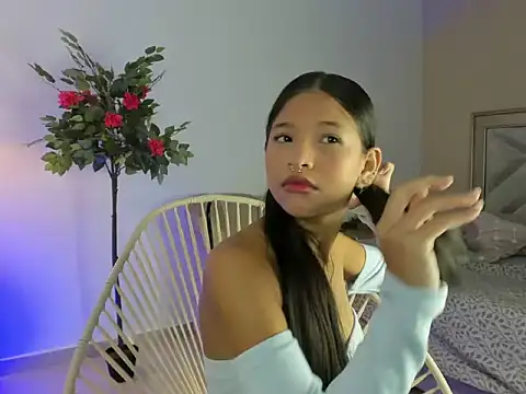 Snapshot of christine__khant chatting on 16, 10, 2025 christine khant online show from 16, 10, 2025