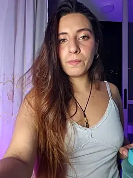 Snapshot of Meganthomson chatting on 29, 4, 2026 Meganthomson online show from 29, 4, 2026
