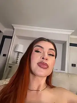 Snapshot of AbrilColls_ chatting on 10, 6, 2026 AbrilColls online show from 10, 6, 2026