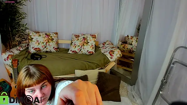 Snapshot of Rene_Shine chatting on 18, 10, 2025 Rene Shine online show from 18, 10, 2025