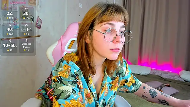 Snapshot of Rene_Shine chatting on 5, 11, 2025 Rene Shine online show from 5, 11, 2025