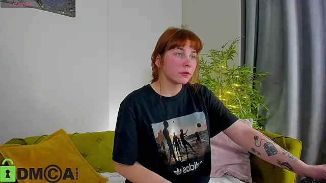 Snapshot of Rene_Shine chatting on 30, 11, 2025 Rene Shine online show from 30, 11, 2025