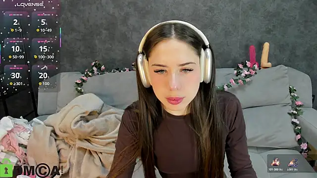 Lana Stones online show from 17, 11, 2025