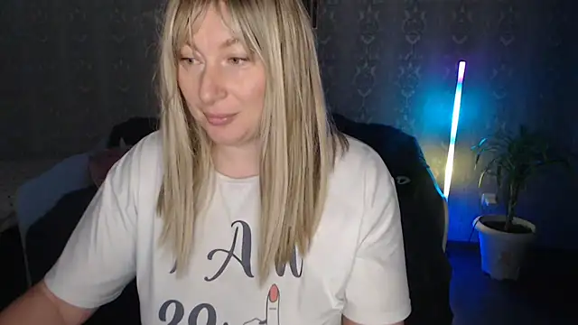 Yummy Gloria online show from 16, 11, 2025