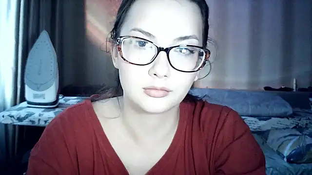 MoodieMira online show from 5, 6, 2026
