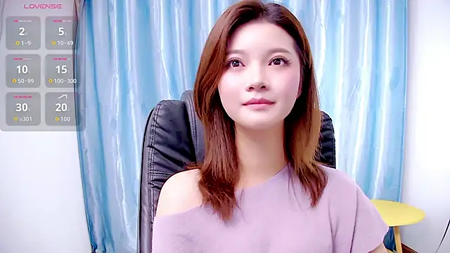 Snapshot of niannian6373 chatting on 13, 10, 2025 niannian6373 online show from 13, 10, 2025