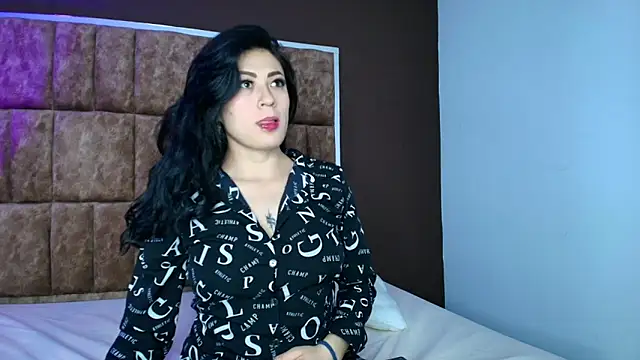 Snapshot of THAMARA_ANGELLS_ chatting on 13, 10, 2025 THAMARA ANGELLS online show from 13, 10, 2025