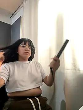 angie rousse  online show from 25, 11, 2025