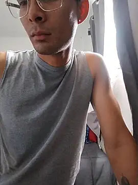 Snapshot of JonaTorres chatting on 10, 4, 2026 JonaTorres online show from 10, 4, 2026