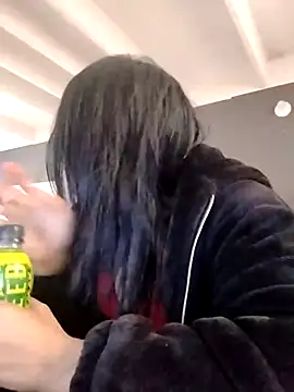 Snapshot of Valen_russo chatting on 31, 10, 2025 Valen russo online show from 31, 10, 2025