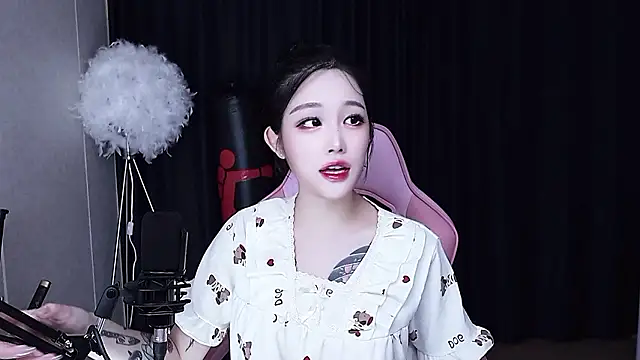 Snapshot of MISA_02 chatting on 20, 10, 2025 MISA 02 online show from 20, 10, 2025