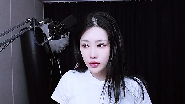 Snapshot of MISA_02 chatting on 14, 11, 2025 MISA 02 online show from 14, 11, 2025