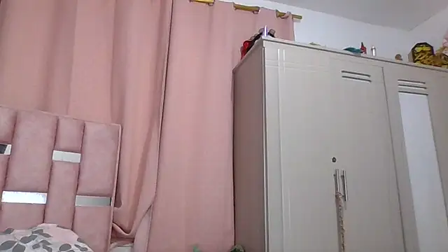 abby moss 2 online show from 4, 12, 2025