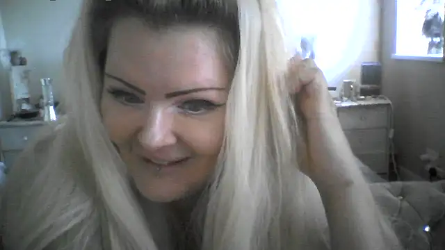 Snapshot of Sultress6969 chatting on 11, 10, 2025 Sultress6969 online show from 11, 10, 2025