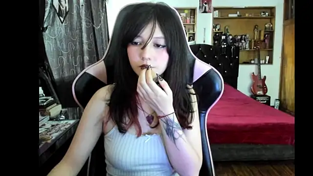 Maki Zein  online show from 24, 4, 2026