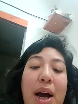 Limoncito027 online show from 10, 10, 2025