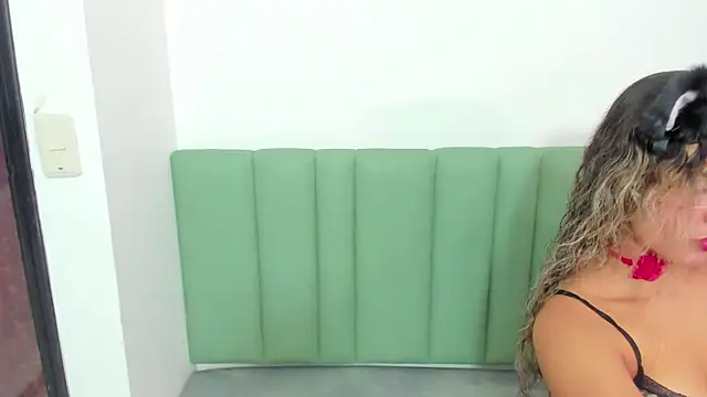 elizabeth liones  online show from 4, 12, 2025