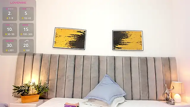  naylaa  online show from 30, 10, 2025