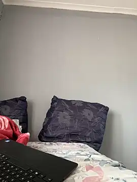 Snapshot of Wildpineapple chatting on 8, 11, 2025 Wildpineapple online show from 8, 11, 2025