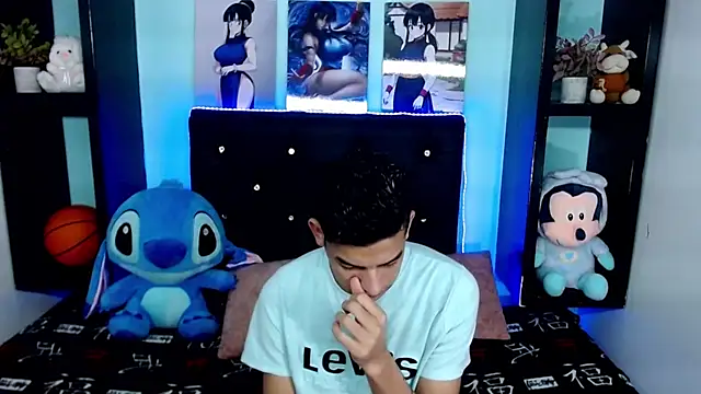 Snapshot of x_Aaron_x chatting on 11, 10, 2025 x Aaron x online show from 11, 10, 2025