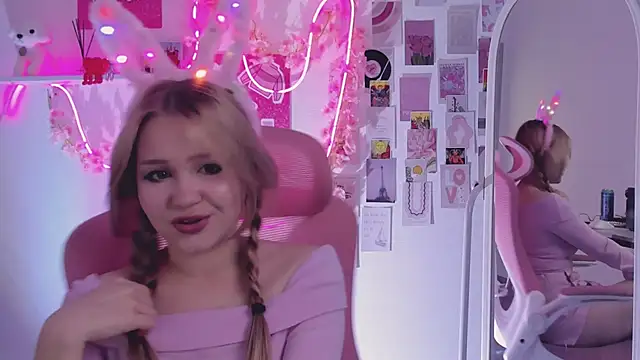 SweetCutie19 online show from 21, 10, 2025