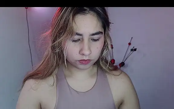 Snapshot of sofiazaf5 chatting on 29, 10, 2025 sofiazaf5 online show from 29, 10, 2025