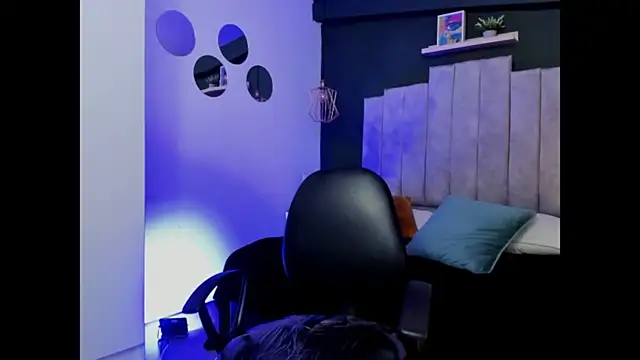 Maite black online show from 12, 11, 2025