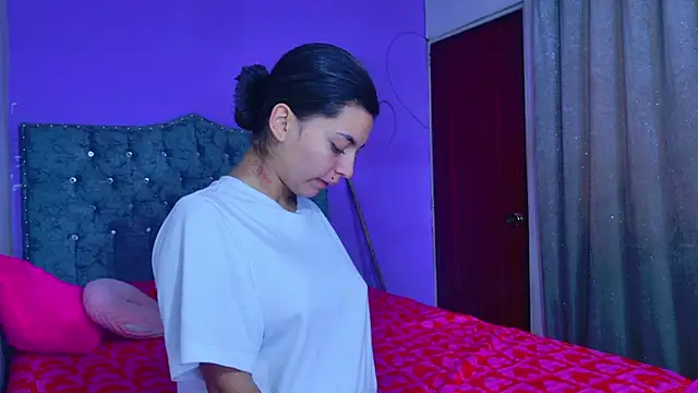 Liisaa Kiss online show from 1, 3, 2026