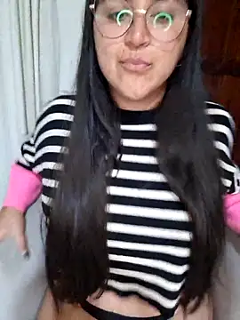 morenalatinaa online show from 10, 4, 2026