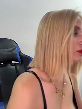 Snapshot of Adeline_1 chatting on 22, 12, 2025 Adeline 1 online show from 22, 12, 2025