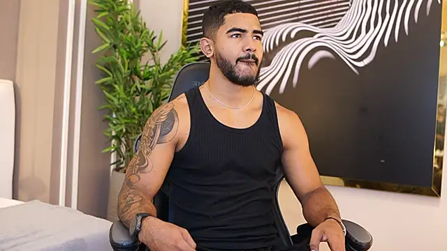 Snapshot of Reik_Vonn chatting on 25, 7, 2026 Reik Vonn online show from 25, 7, 2026